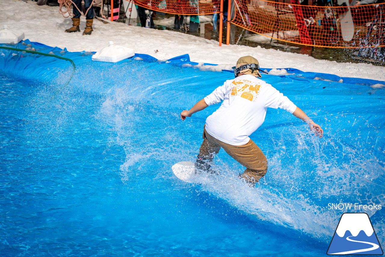 富良野スキー場｜いよいよインターナショナルなイベントに？！春シーズン恒例『第13回 Pond Skimming 池渡り』開催～♪